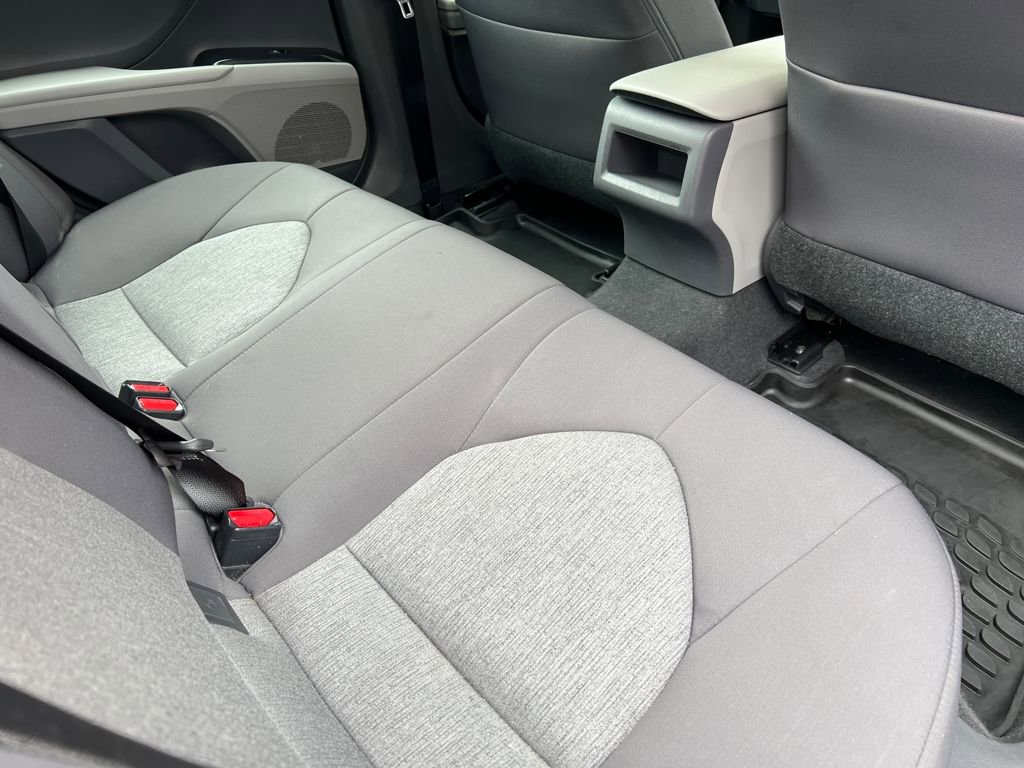 Used 2020 Toyota Camry LE image 19