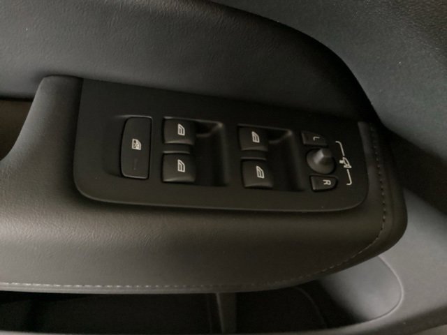 New 2025 Volvo XC60 T8 Core w/ Protection Package Premier image 18