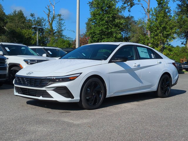 New 2026 Hyundai Elantra SEL Sport FWD image 2
