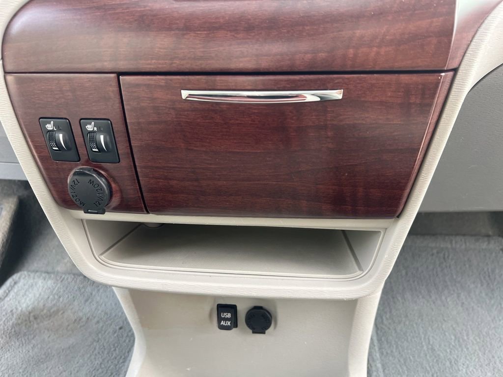 Used 2014 Toyota Sienna XLE image 49