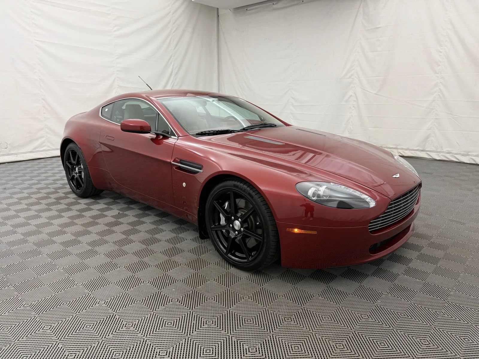 Used 2007 Aston Martin V8 Vantage Coupe RWD image 4
