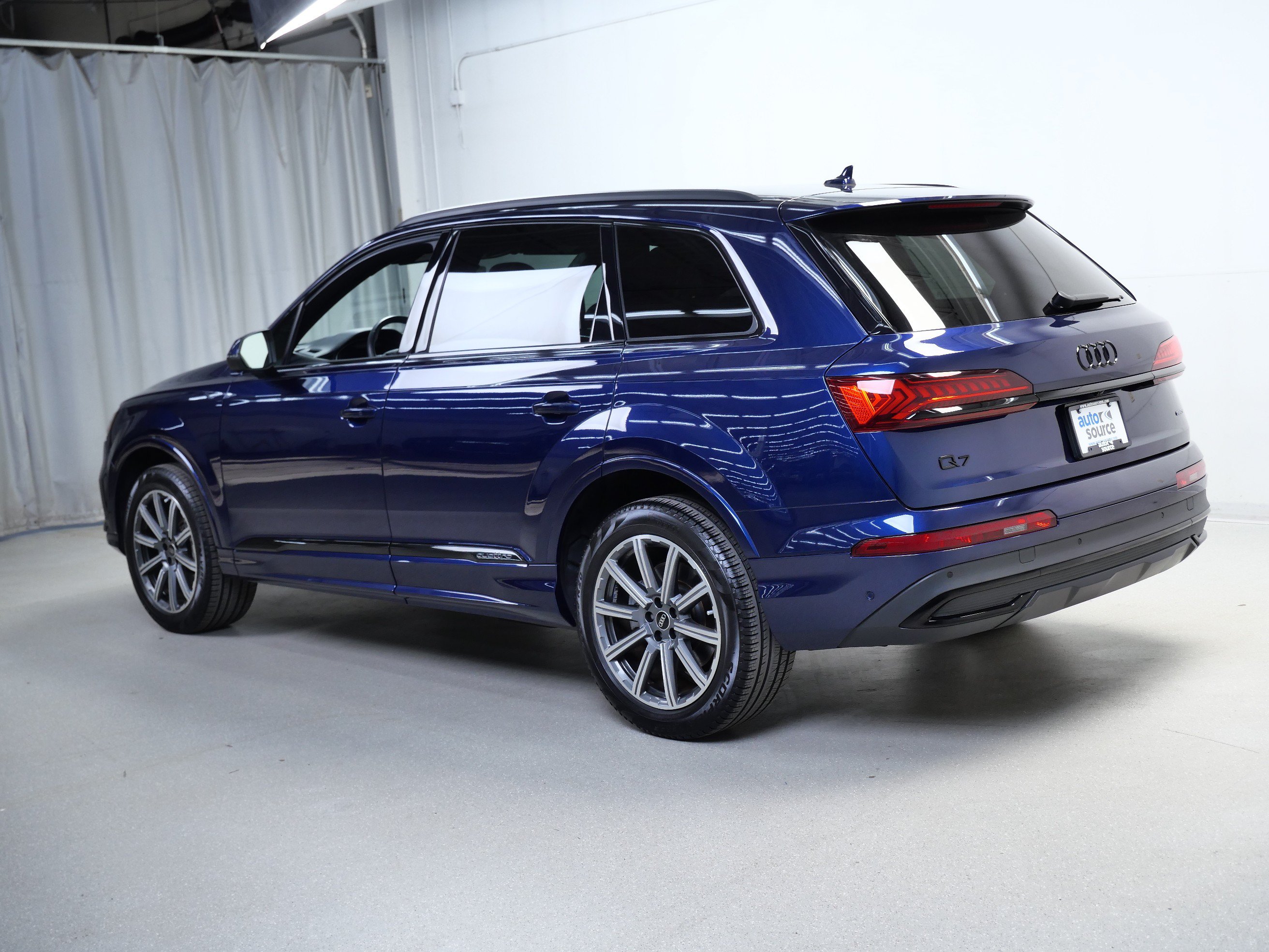 Used 2023 Audi Q7 2.0T Premium Plus w/ Premium Plus Package AWD/4WD image 11