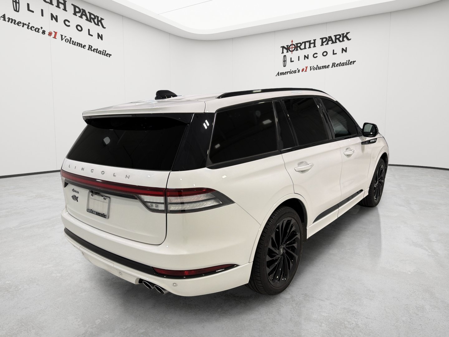 Used 2025 Lincoln Aviator Reserve w/ Equipment Group 201A AWD/4WD image 5