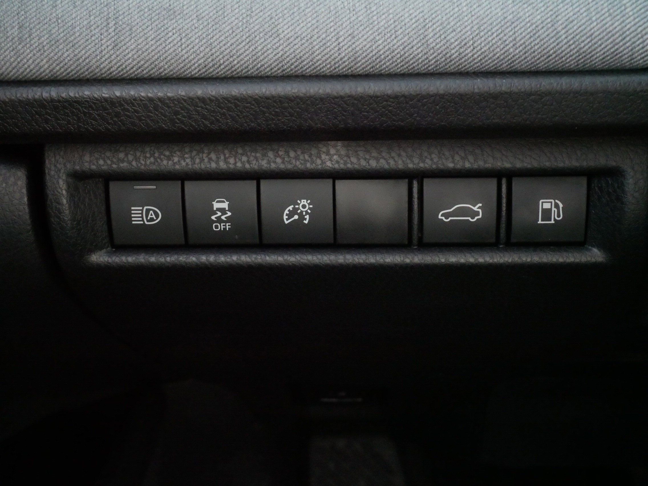 Used 2025 Toyota Camry LE w/ Convenience Package AWD/4WD image 27