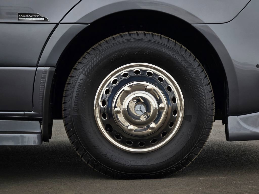 Used 2023 Mercedes-Benz Sprinter 3500 w/ Parking Package image 39