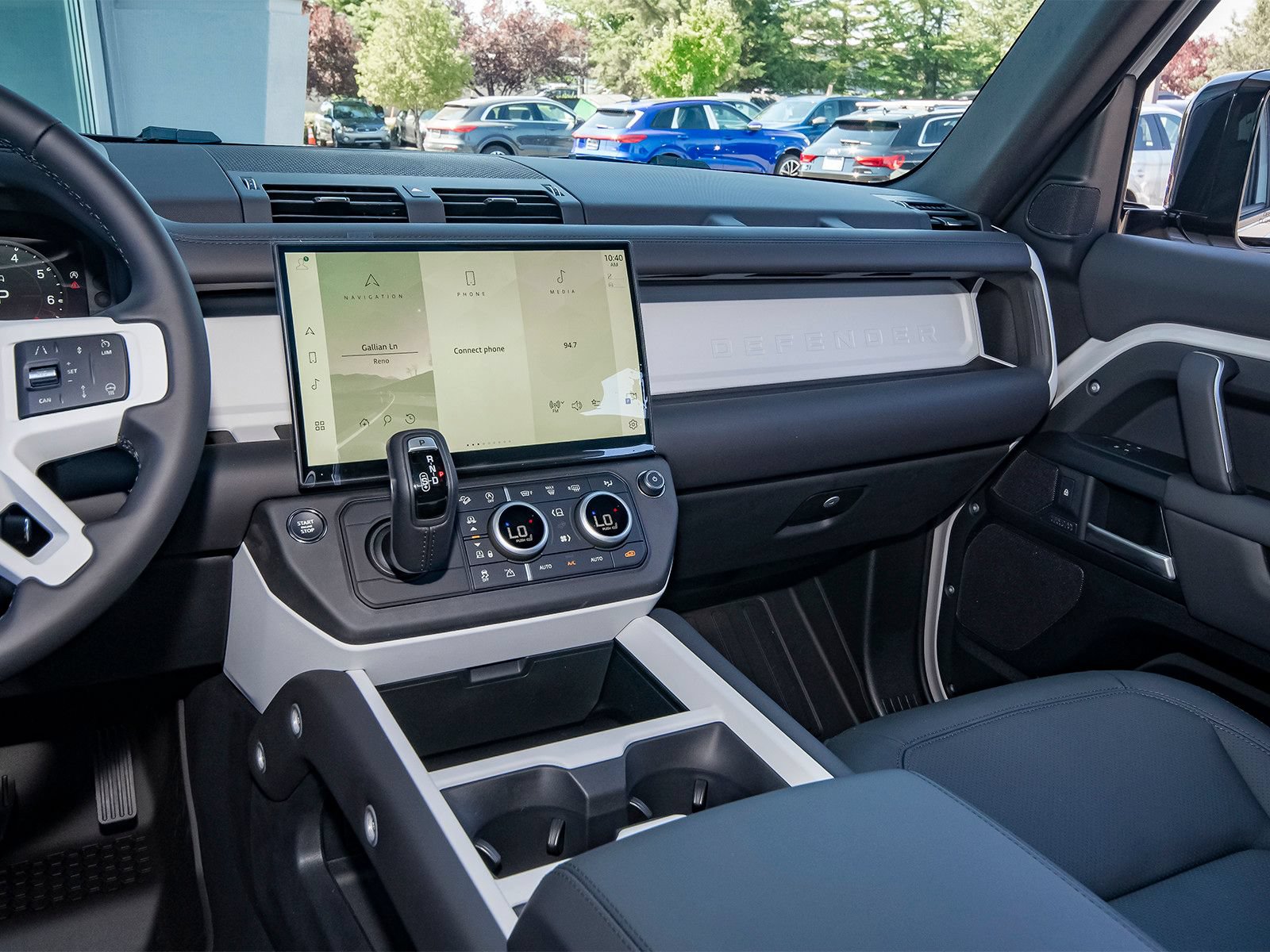 New 2026 Land Rover Defender 130 X-Dynamic SE AWD/4WD image 25