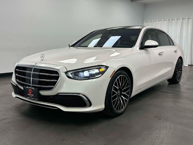 Used 2022 Mercedes-Benz S 580 4MATIC Sedan w/ Rear Seat Package image 2