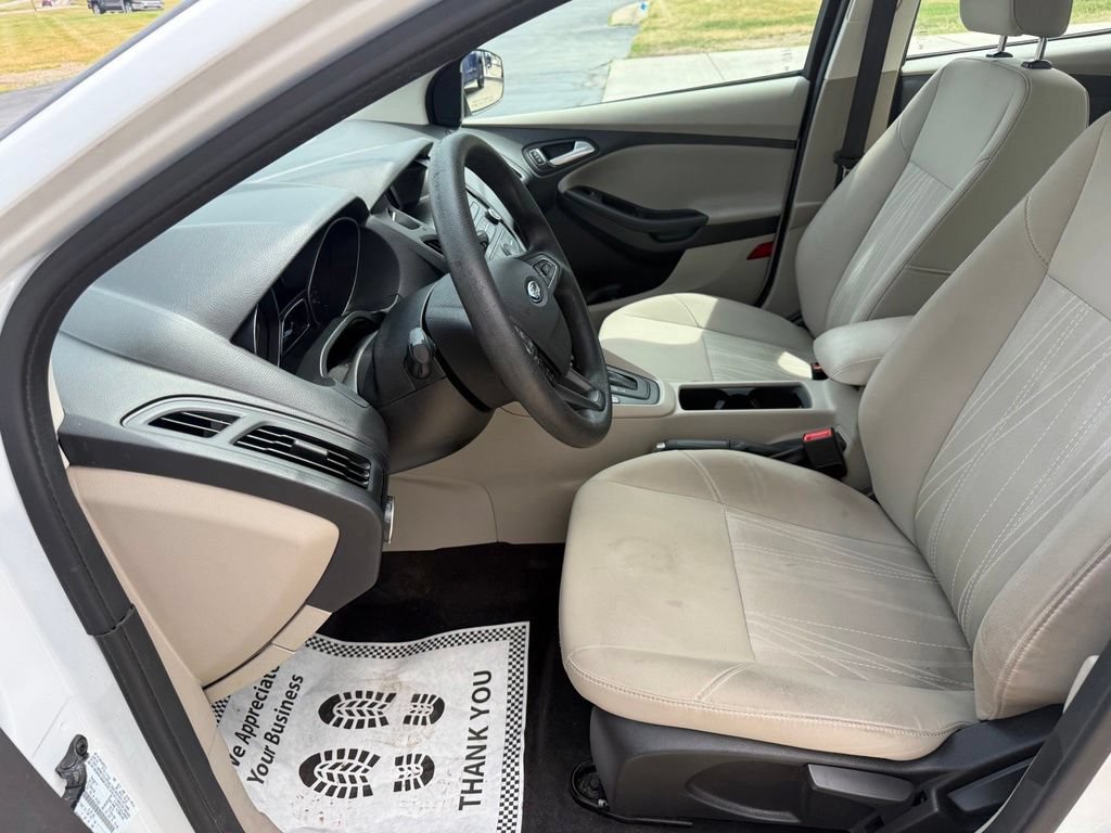 Used 2017 Ford Focus SE FWD image 23