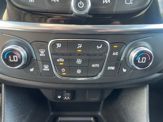 Used 2023 Chevrolet Traverse RS AWD/4WD image 39