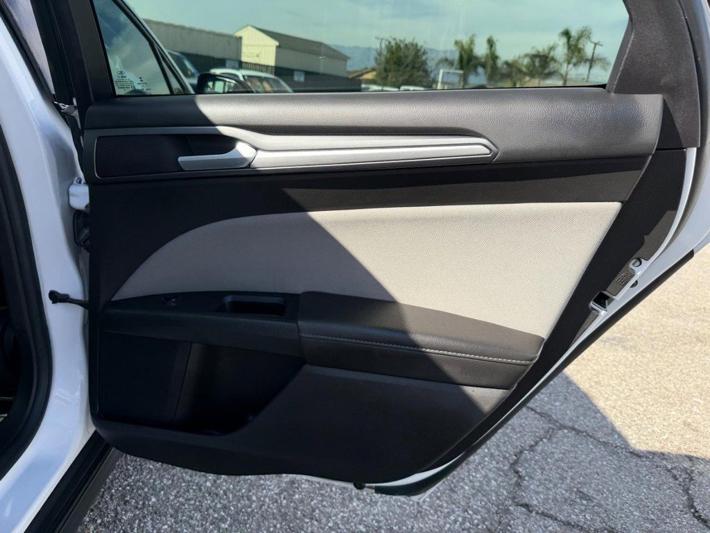 Used 2016 Ford Fusion S image 33