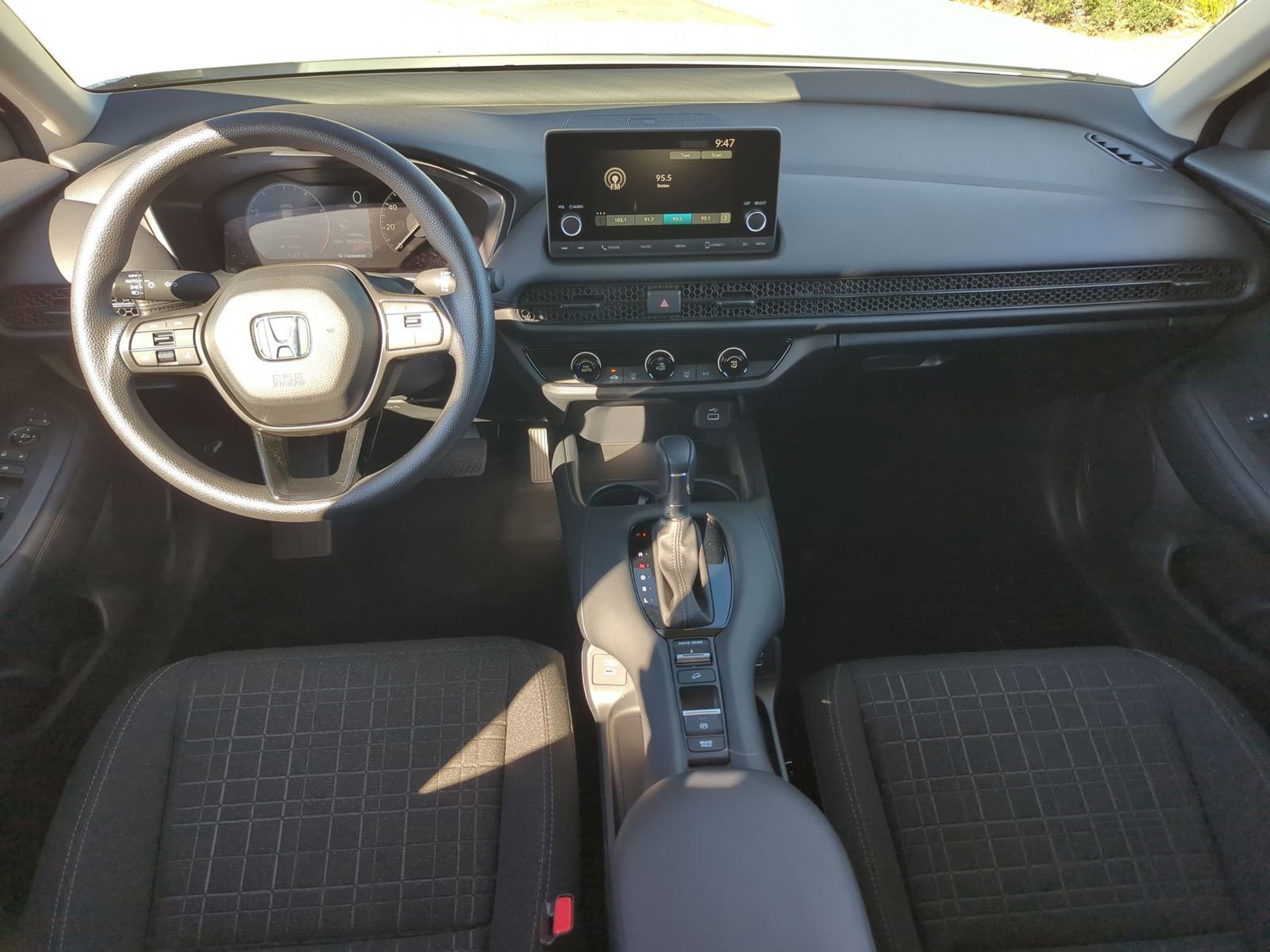 Used 2025 Honda HR-V LX image 17