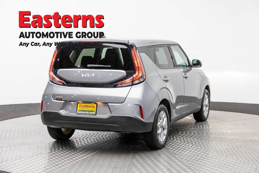Used 2023 Kia Soul LX w/ Option Group 015 FWD image 5