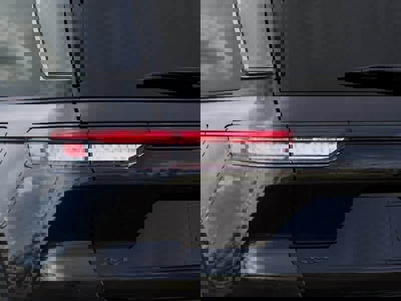 New 2026 Jeep Grand Cherokee Altitude image 9