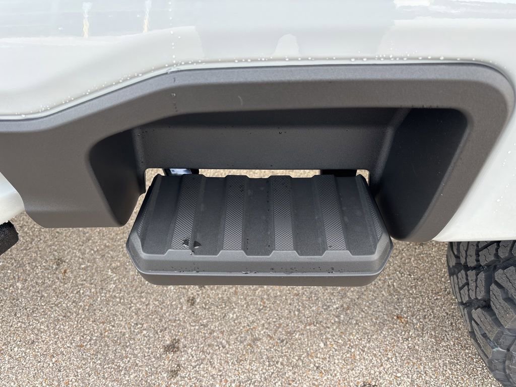 New 2026 Ford F250 Platinum w/ Tremor Off-Road Package image 5