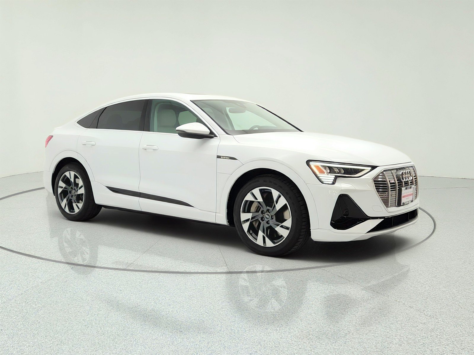 Used 2022 Audi e-tron Premium AWD/4WD image 3