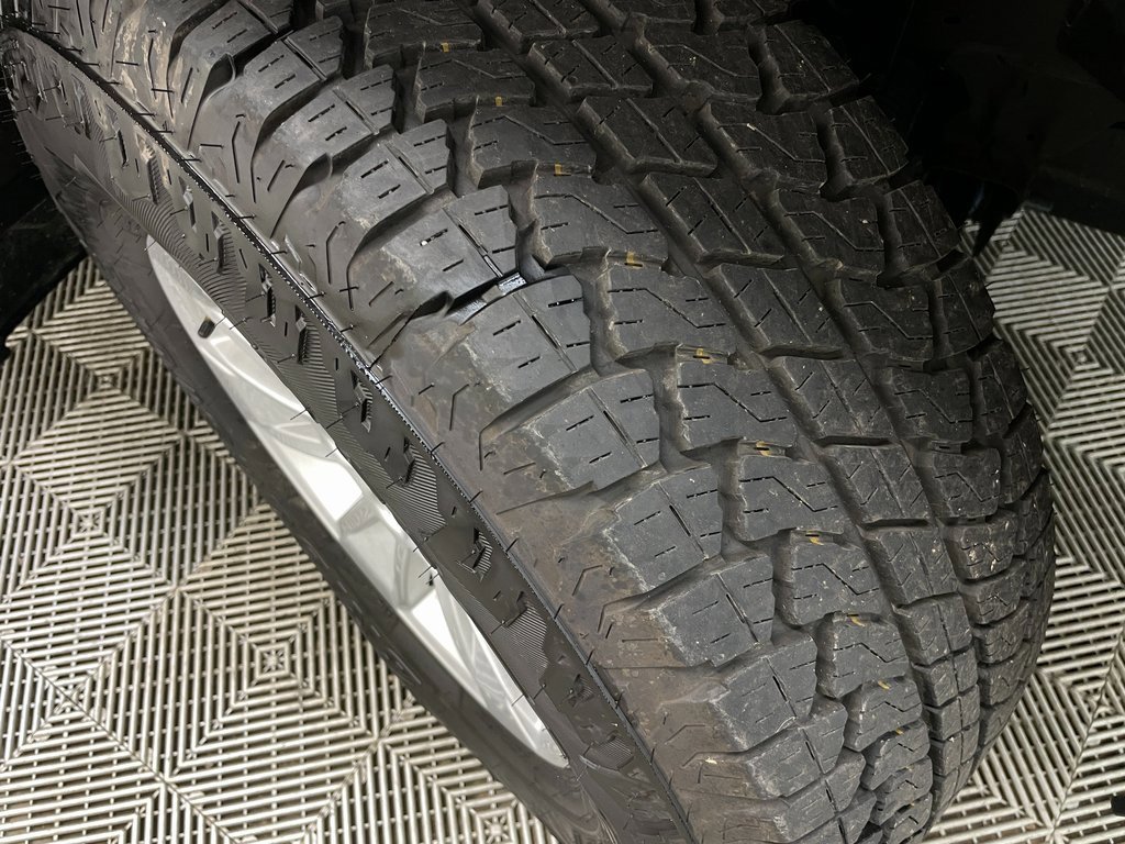 Used 2025 Chevrolet Silverado 1500 W/T w/ WT Value Package image 41