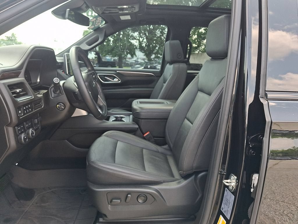 Certified 2024 Chevrolet Tahoe Z71 w/ Luxury Package AWD/4WD image 15