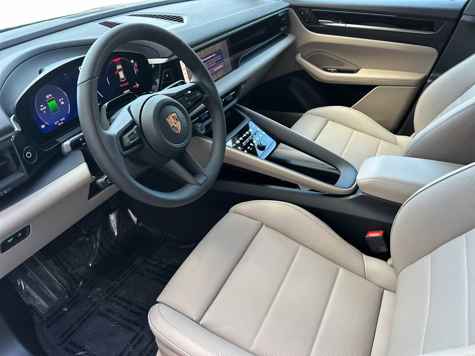 New 2026 Porsche Macan 4 Electric image 4