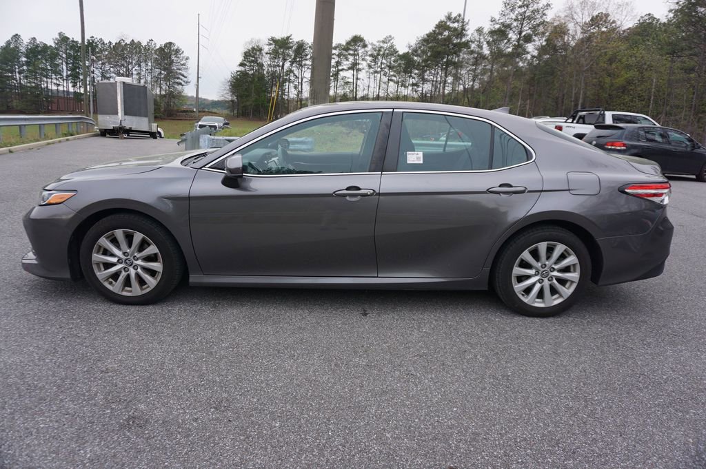 Used 2020 Toyota Camry LE image 18