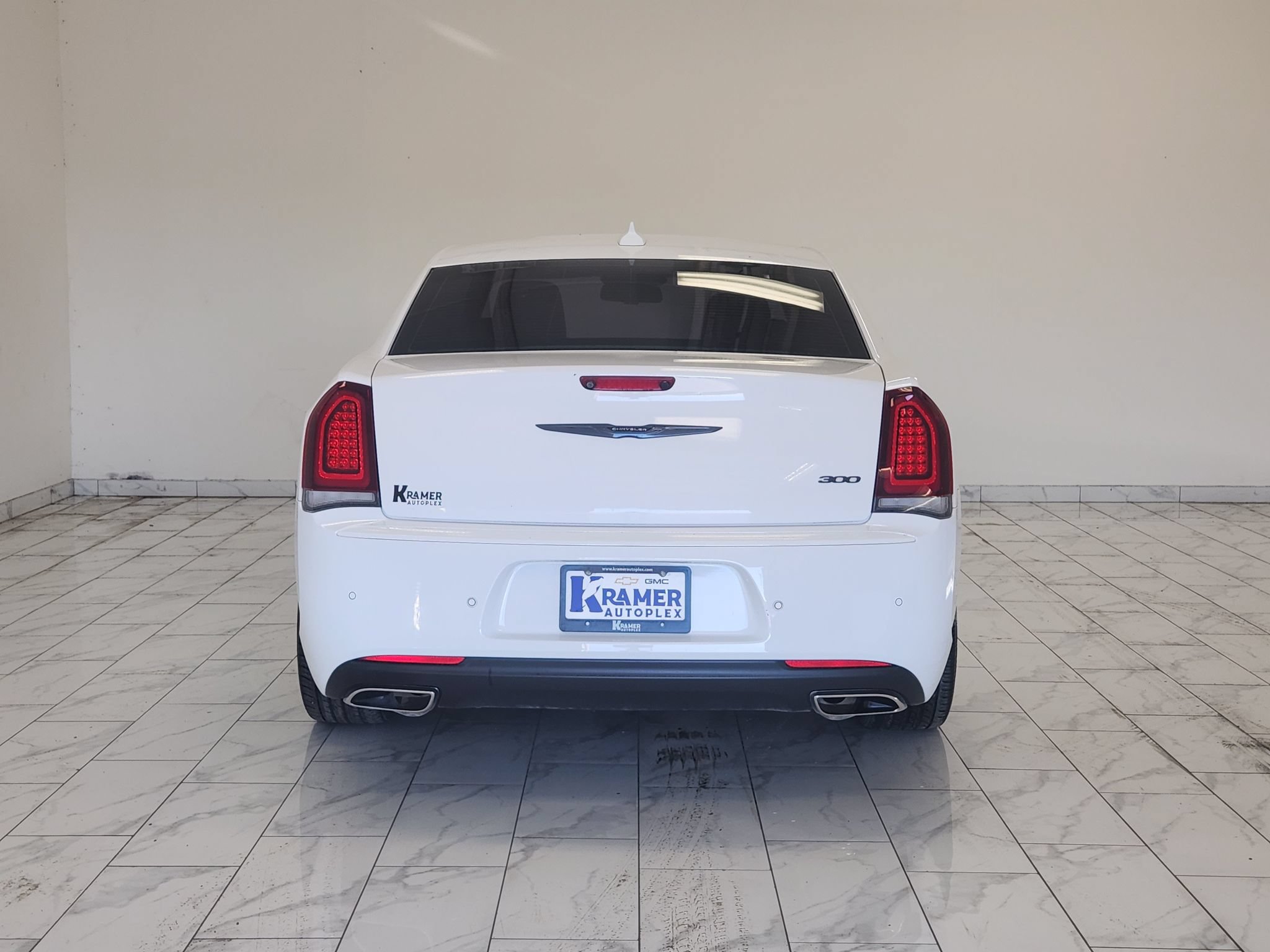 Used 2022 Chrysler 300 Touring L RWD image 6