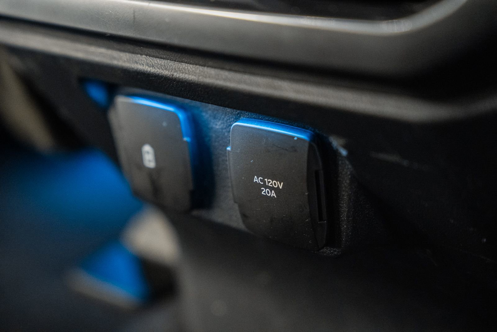 Certified 2023 Ford F150 Lariat w/ Equipment Group 502A High image 35