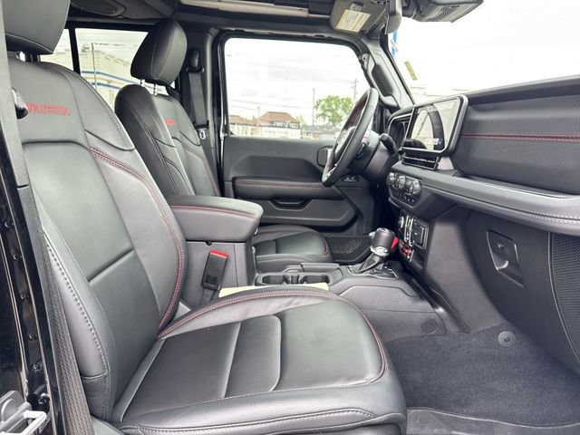 Used 2024 Jeep Wrangler Unlimited Rubicon AWD/4WD image 27