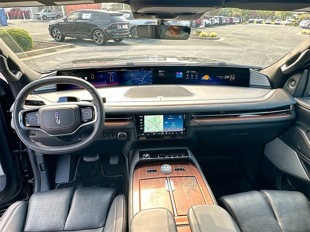 New 2025 Lincoln Navigator L Black Label image 3