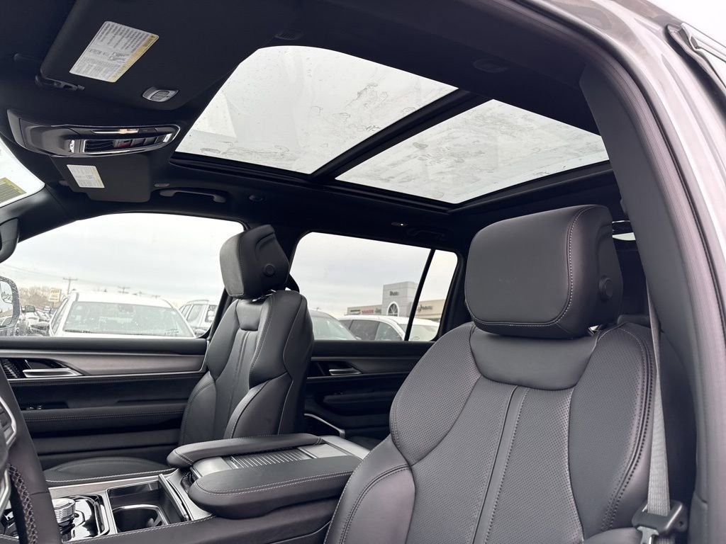 New 2026 Jeep Grand Wagoneer Limited image 19