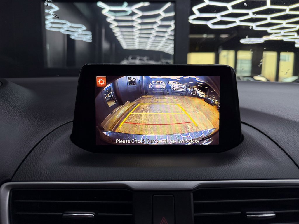 Used 2017 MAZDA MAZDA3 Sport w/ Preferred Equipment Package image 31