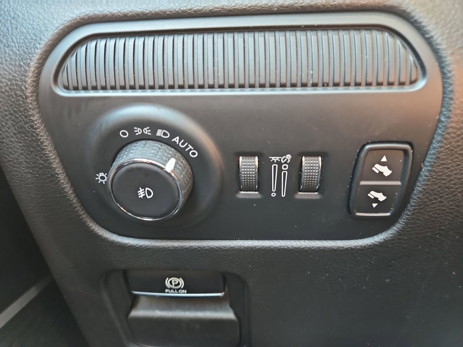 Used 2022 Jeep Wagoneer Series III image 24