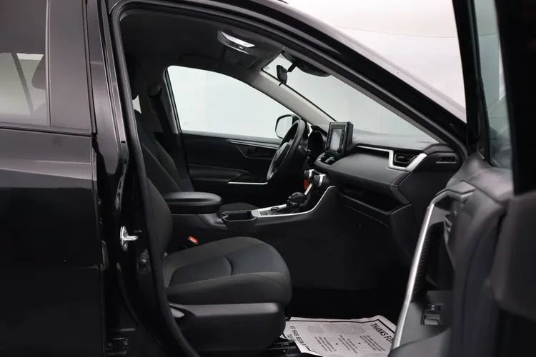 Used 2022 Toyota RAV4 LE AWD/4WD image 14