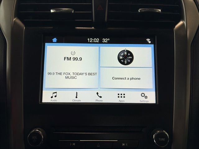 Used 2017 Ford Fusion SE w/ Fusion SE Technology Package image 20