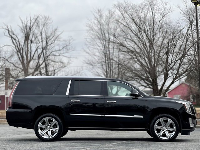 Used 2019 Cadillac Escalade ESV Platinum image 4