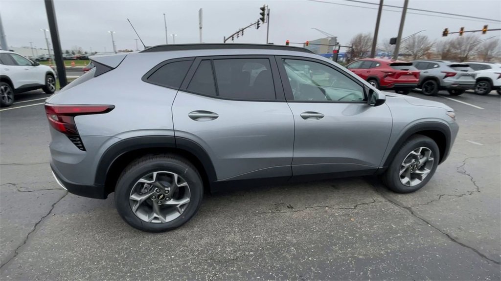 New 2026 Chevrolet Trax LT w/ Driver Confidence Package image 2