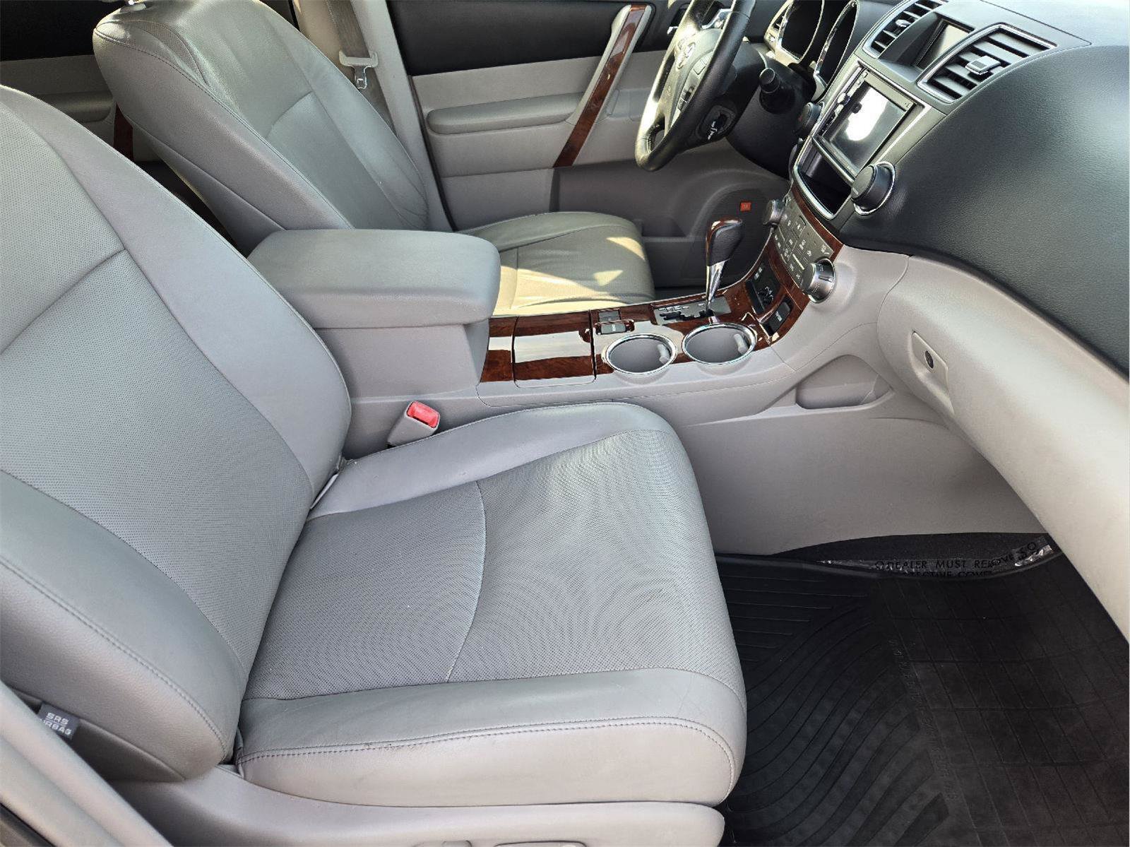Used 2013 Toyota Highlander Limited FWD image 13