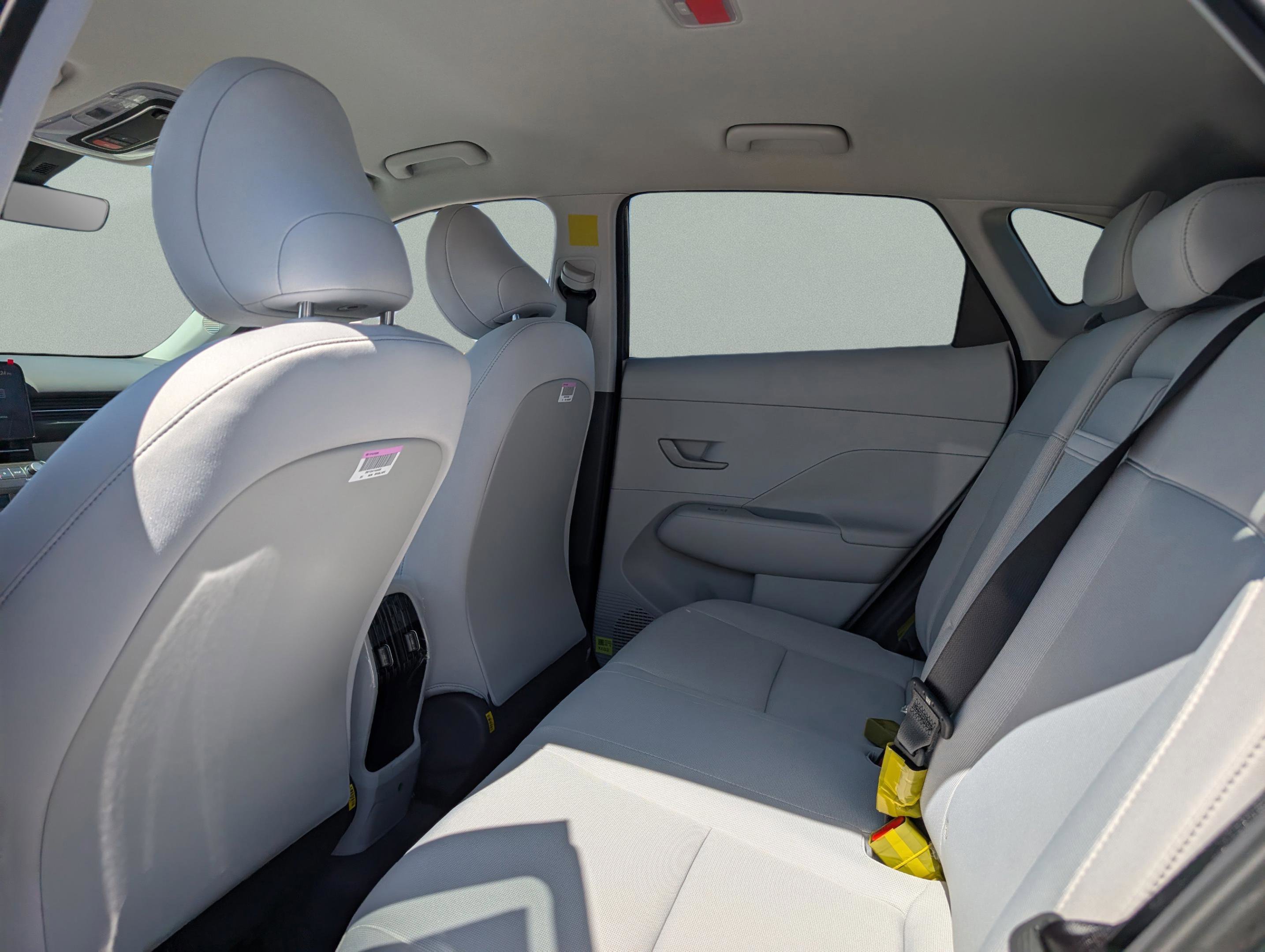 Used 2025 Hyundai Kona SEL AWD/4WD image 15