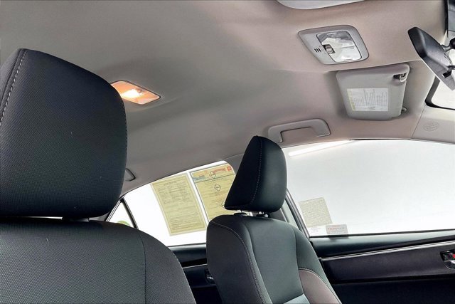 Used 2017 Toyota Corolla LE image 22