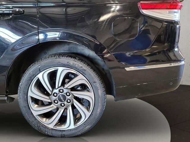 Used 2024 Lincoln Navigator Reserve image 25