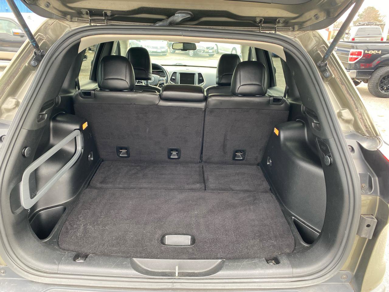 Used 2015 Jeep Cherokee Limited image 19