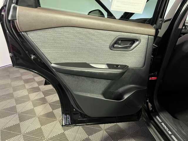 Certified 2021 Nissan Rogue S image 22