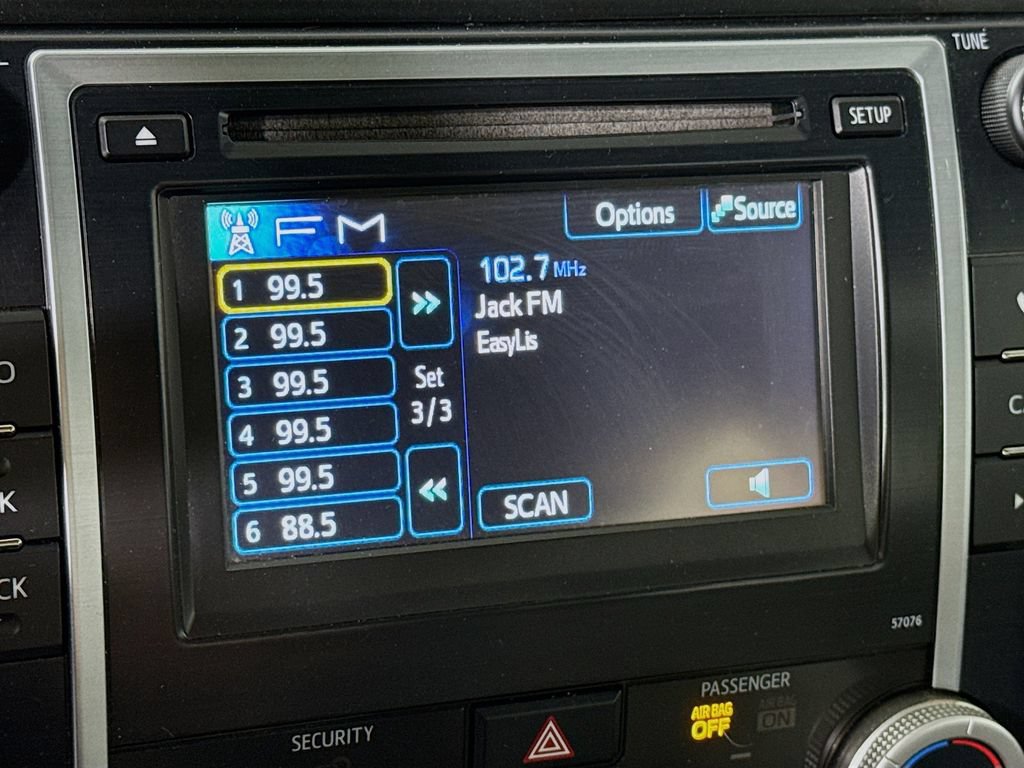 Used 2014 Toyota Camry SE FWD image 5