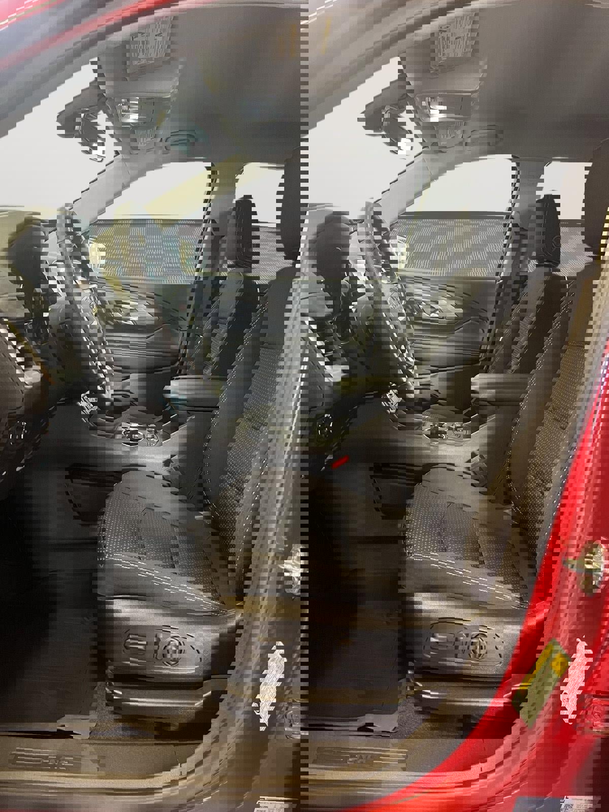 Used 2023 GMC Terrain SLE w/ Driver Convenience Package image 8