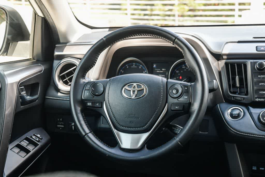 Used 2018 Toyota RAV4 XLE FWD image 12