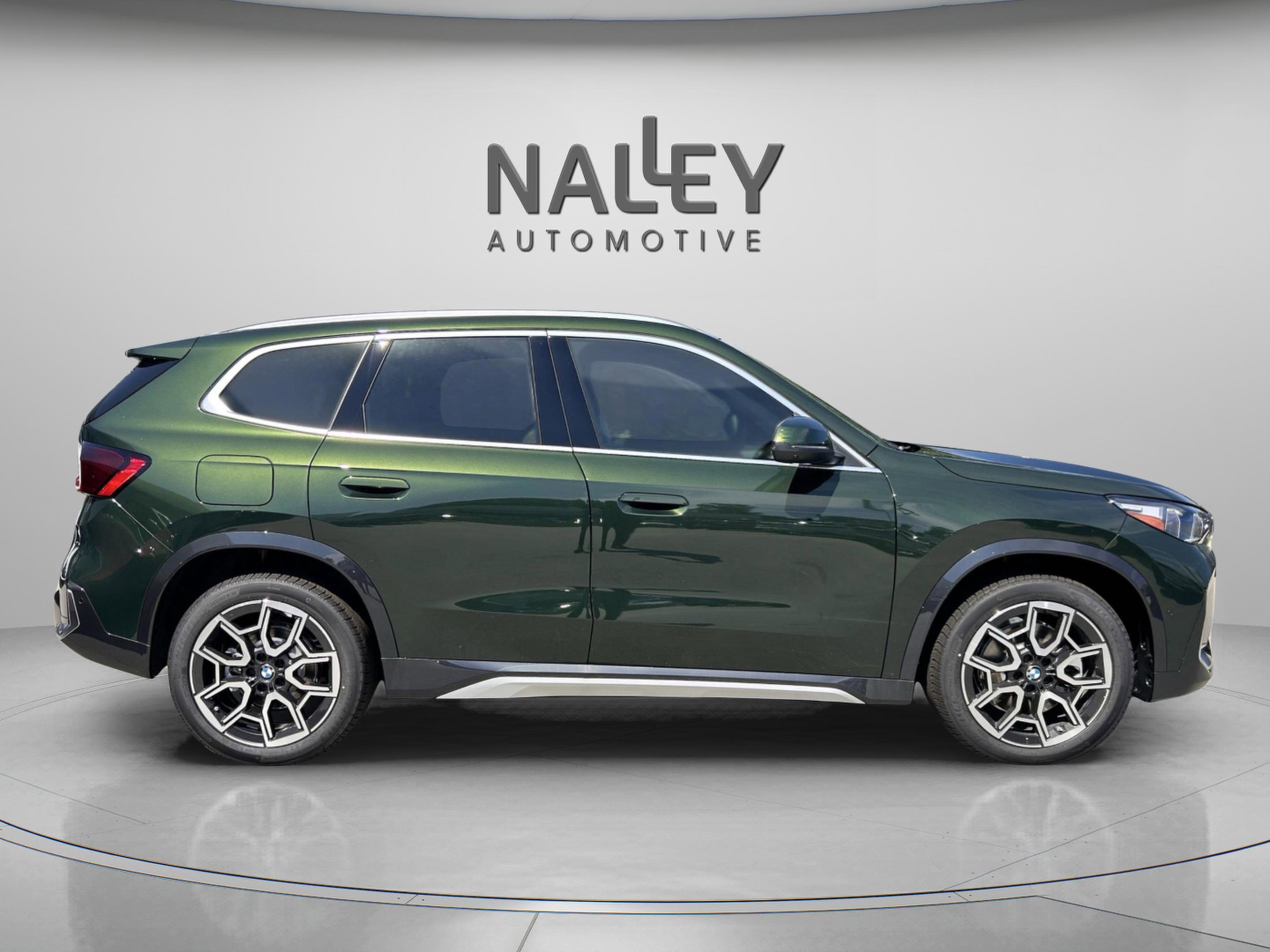 Used 2025 BMW X1 xDrive28i w/ Technology Package image 5