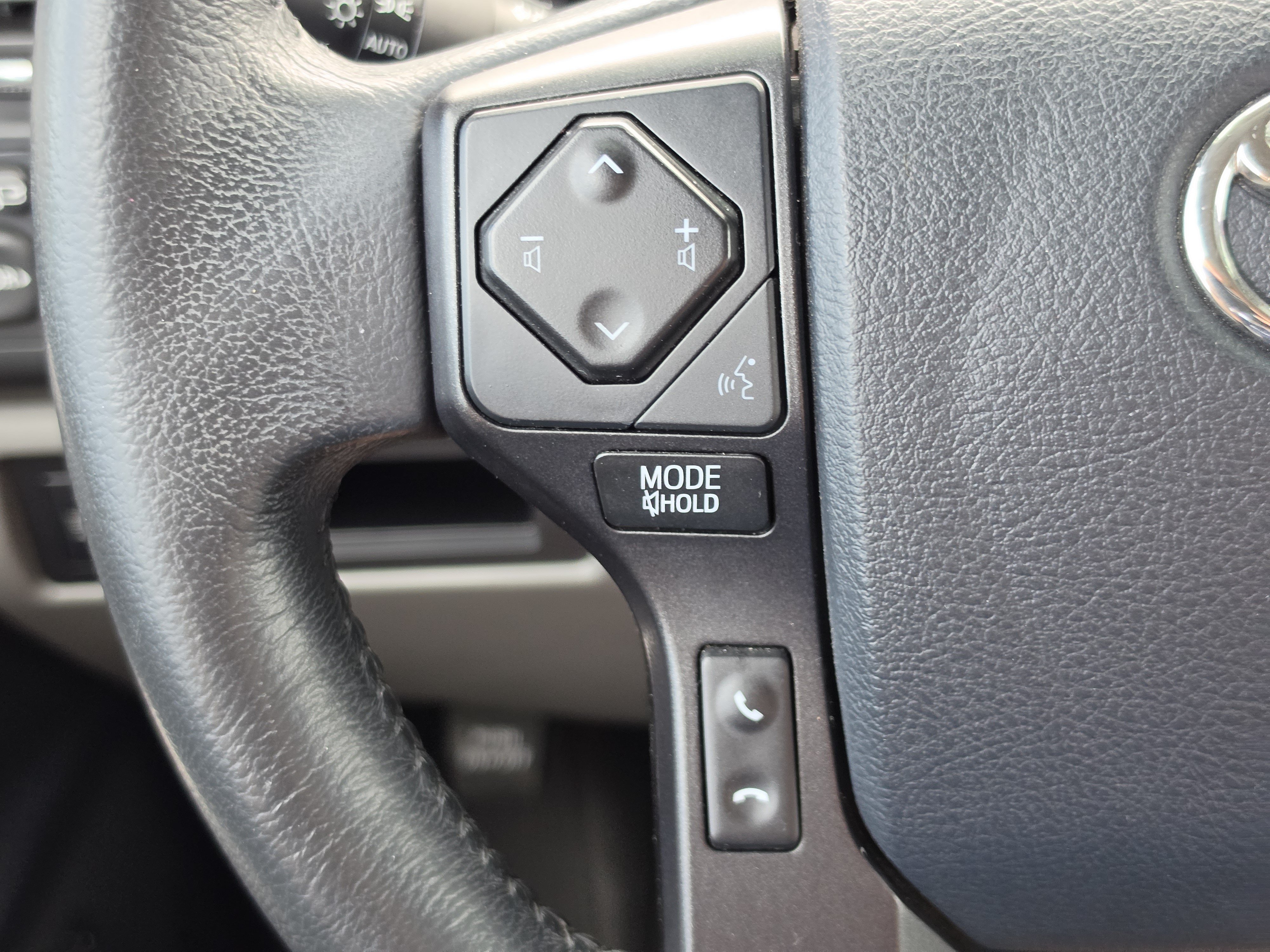 Used 2019 Toyota Sequoia Limited w/ Safety & Convenience Package RWD image 20