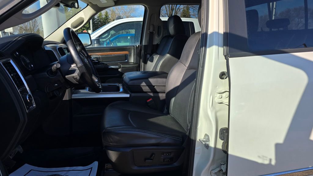 Used 2016 RAM 1500 Laramie w/ Convenience Group AWD/4WD image 12