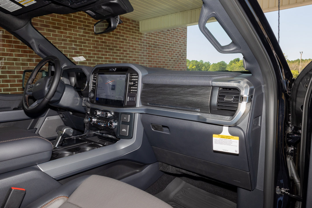 New 2025 Ford F150 Lariat w/ Equipment Group 501A Mid image 22