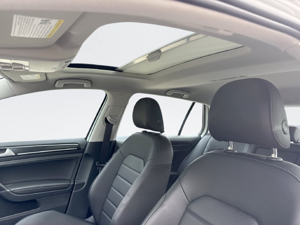 Used 2017 Volkswagen Golf SEL FWD image 16