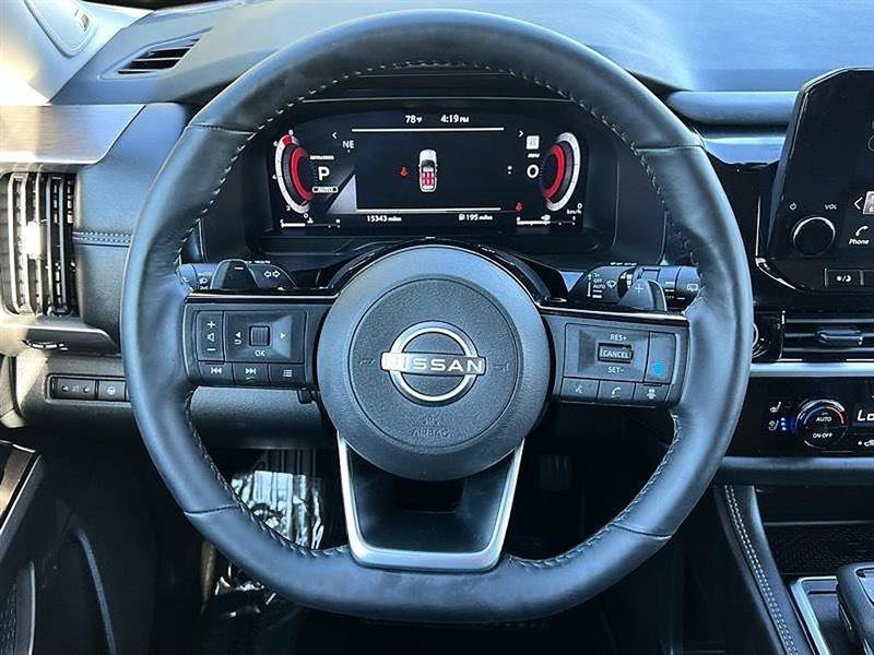 Used 2024 Nissan Pathfinder Platinum w/ Cargo Package AWD/4WD image 25