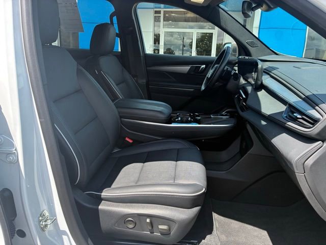 Used 2025 Buick Enclave Preferred FWD image 12